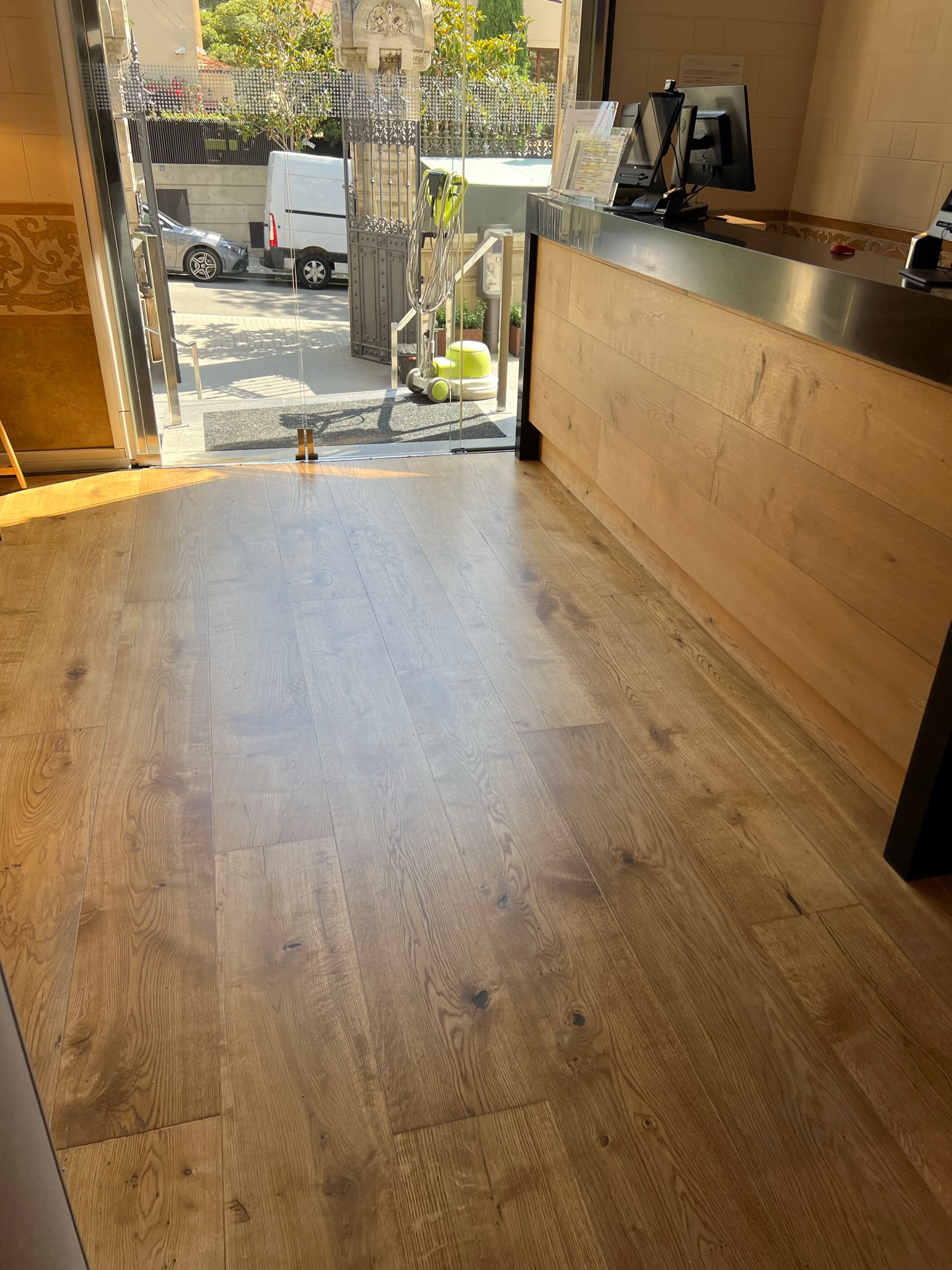 Textura madera barniz resistencia Metropolitan Iradier